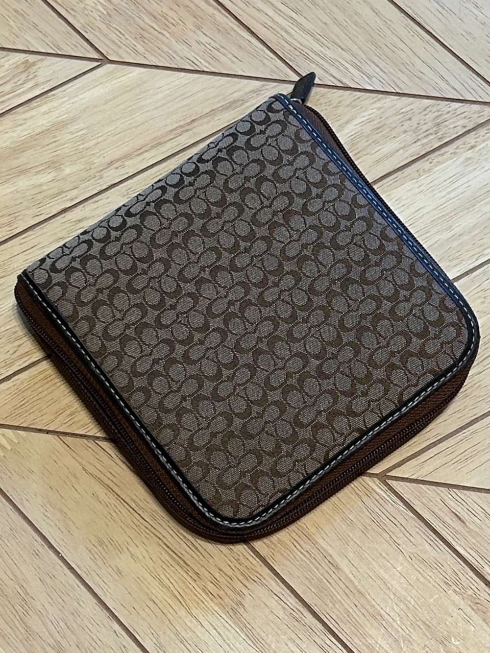 Coach Y2K Brown Signature Canvas Zip CD / Jewelry Holder
